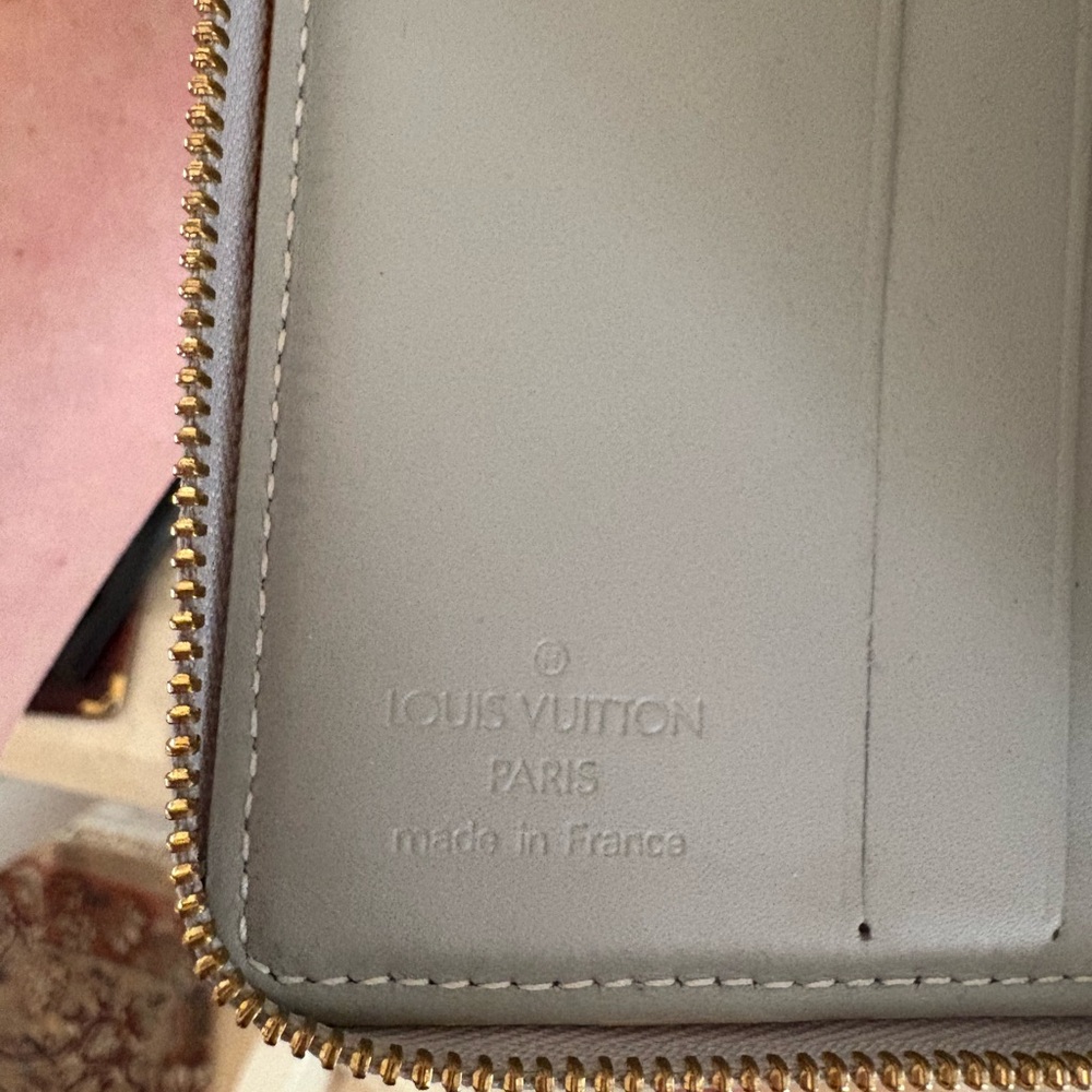 Louis Vuitton Yellow Monogram Vernis Leather Zippy Compact Wallet - Picture 11 of 13